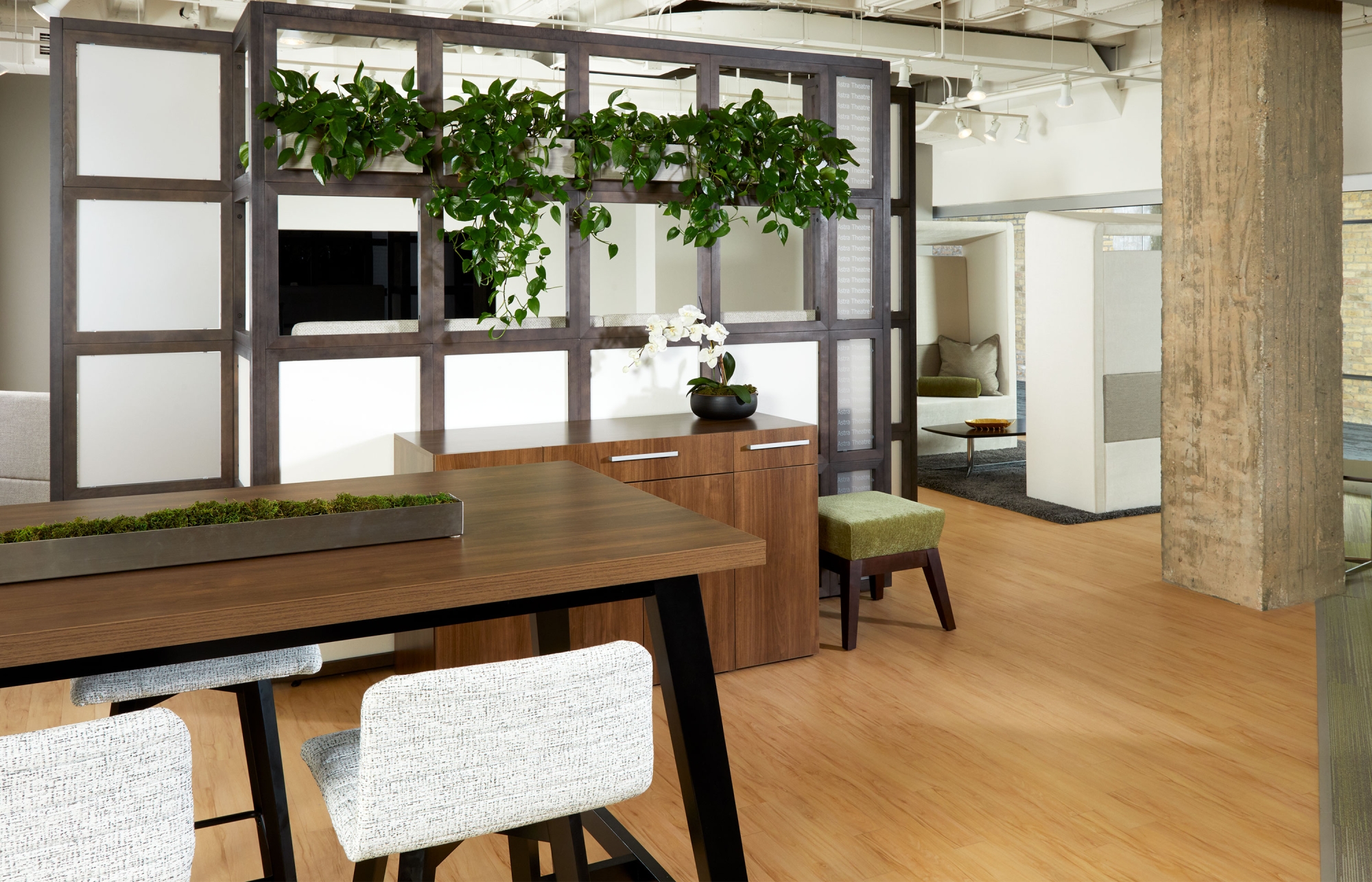 Indiana Furniture Chicago 2021 SquareOne Natta One10 FifteenPods