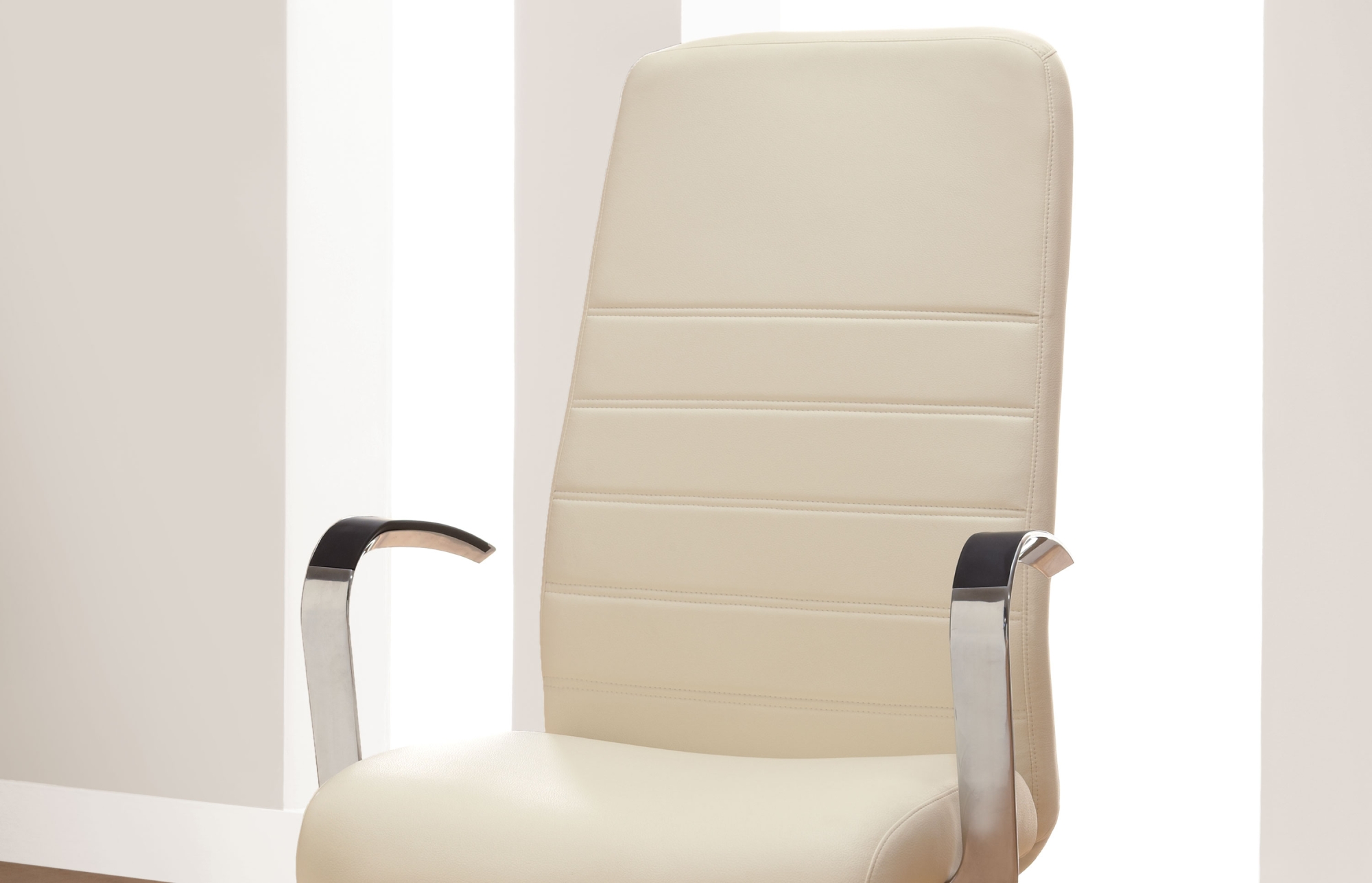 Indiana Furniture Clutch CloseUp