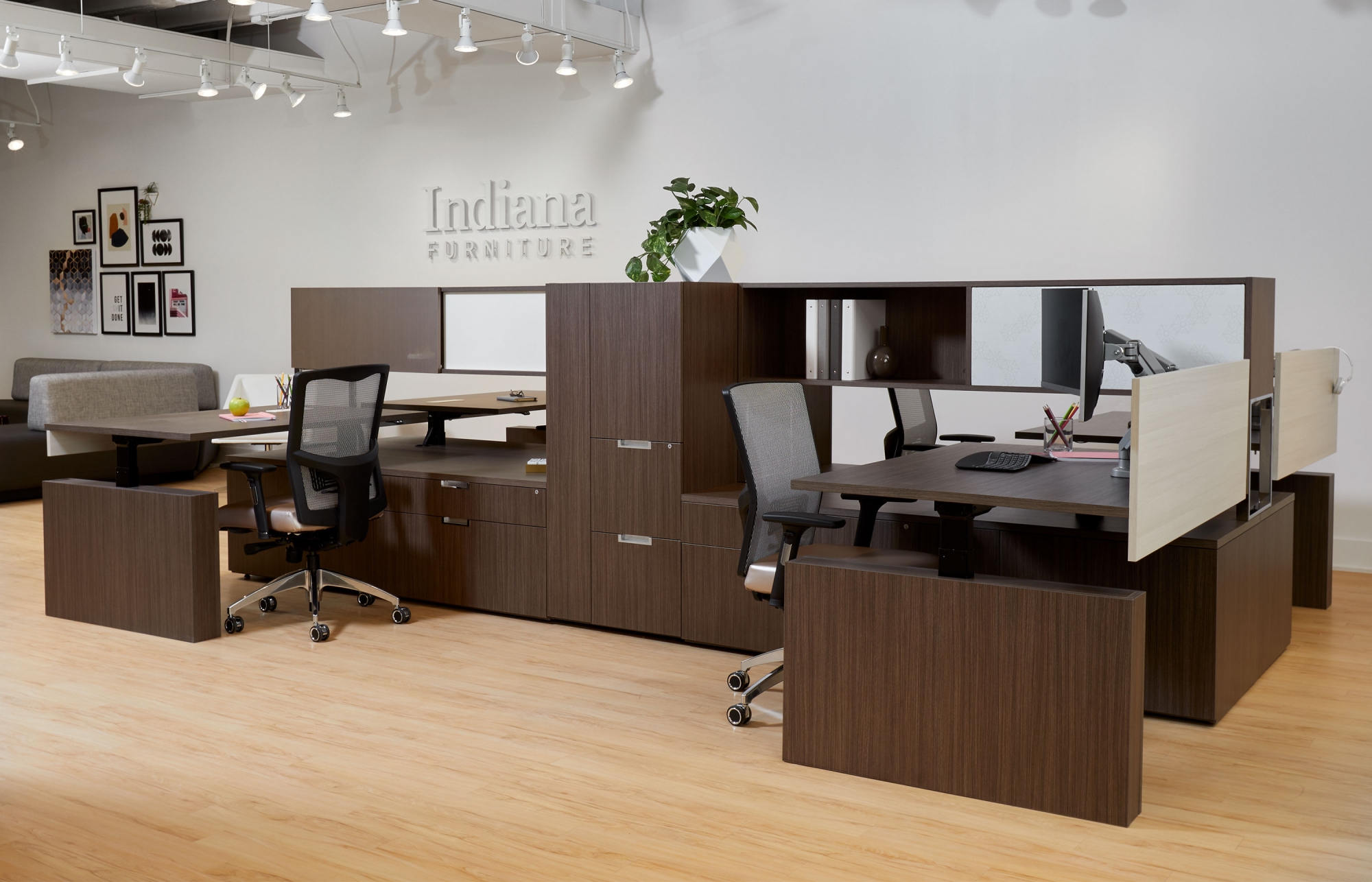 Indiana Furniture NeoCon 2018 Canvas-Gesso HgtAdj Joy Shared