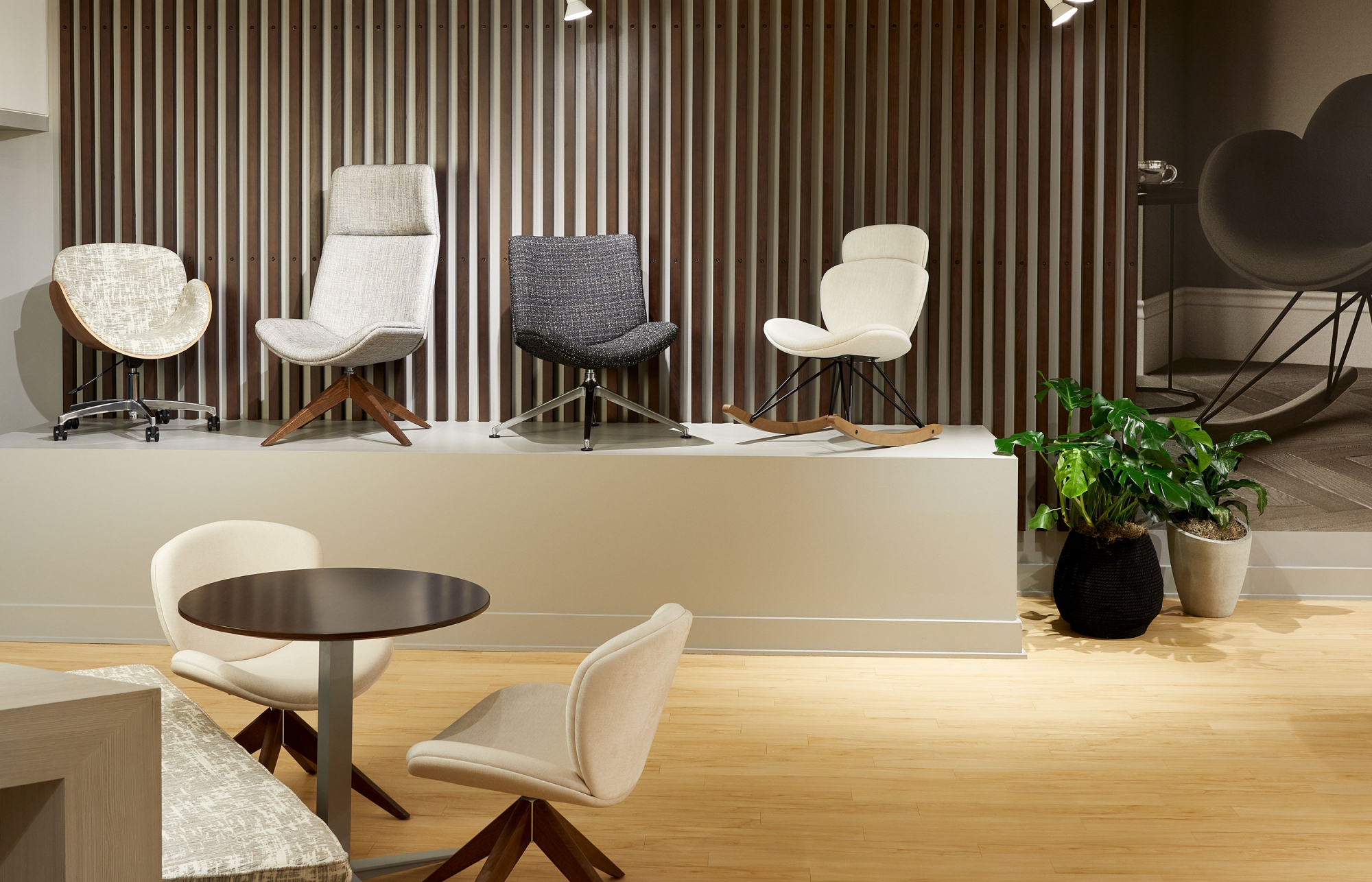 Indiana Furniture Chicago 2022-Spirit Tri-One