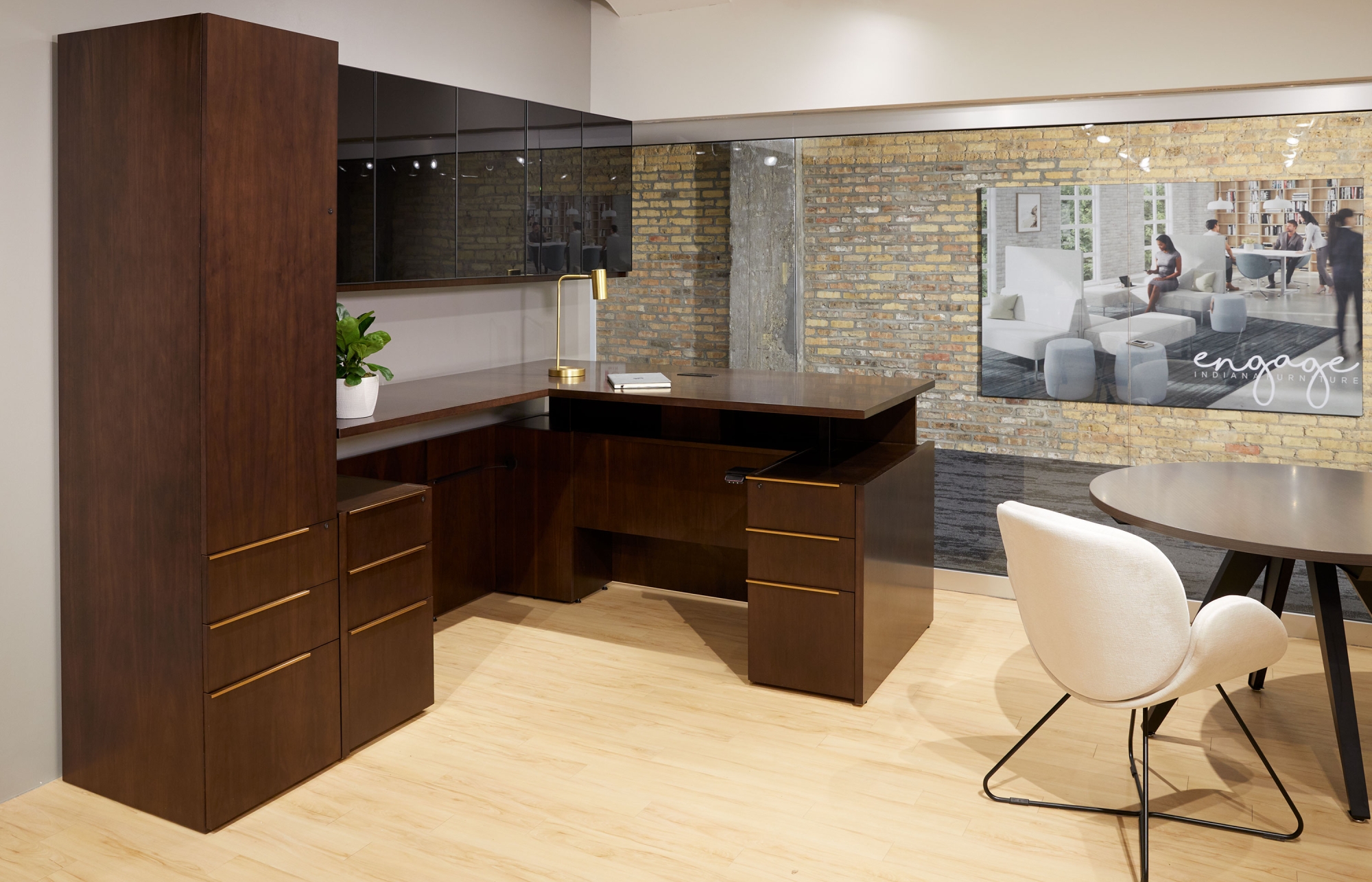 Indiana  Furniture Chicago 2022 Gesso HgtAdj Spirit Strut