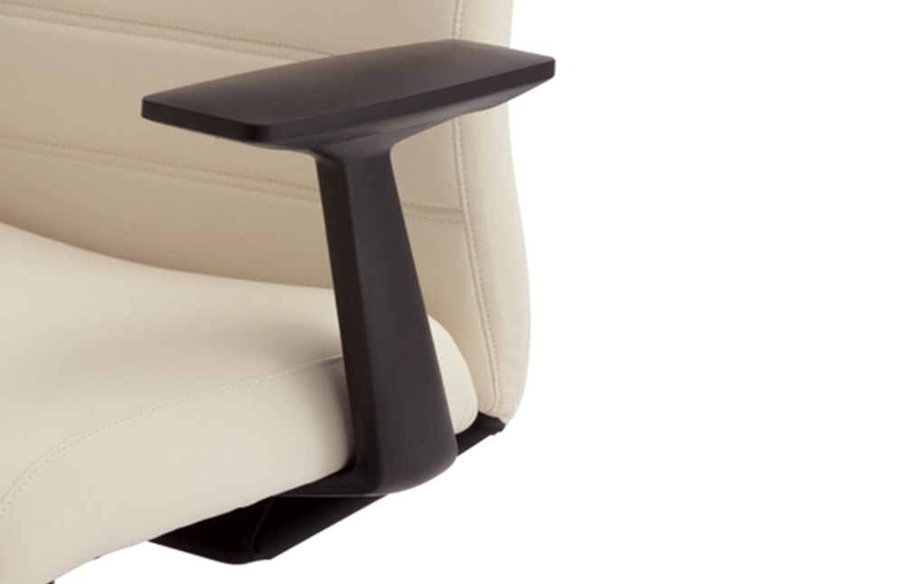 Indiana Furniture Clutch FBT1 FixedBlack TArm Detail